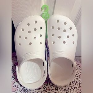 CROCS Size 9 Crisp WHITE, BRAND NEW with tags.